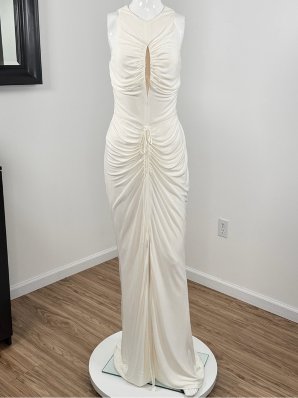 CDGNY by CD Greene Ivory Ruched Keyhole Column Gown Size 8 NWT $2400
